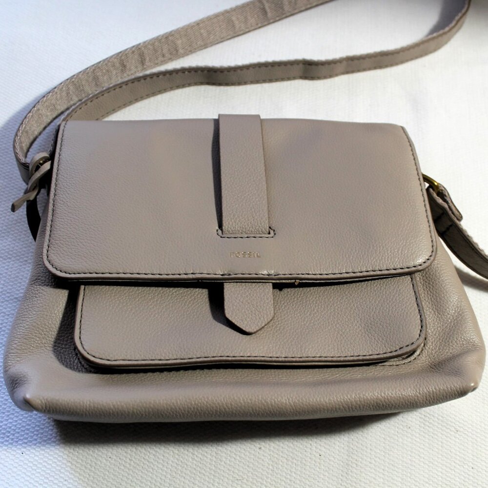 Fossil Small Taupe Pebbled Leather Crossbody Bag
